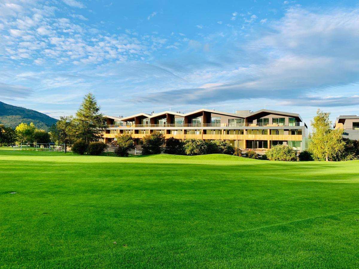 Teehouse Golf Apartment Celadna Ngoại thất bức ảnh